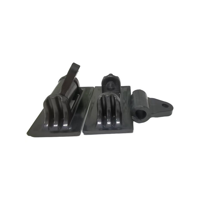 مفصل نايلون أسود مصنوع حسب الطلب من خلال عملية حقن القالب مع التجميع